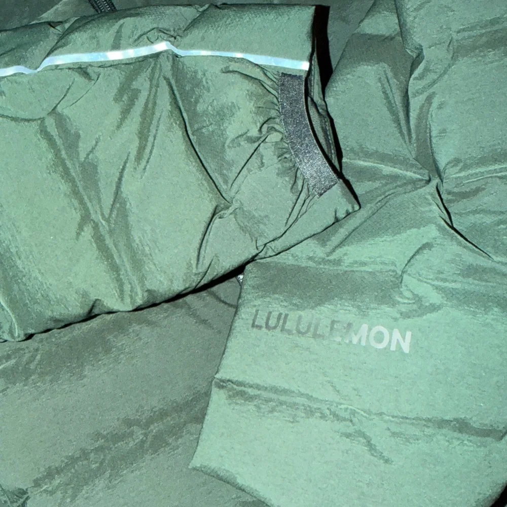 Lululemon men’s Navigation Down Hoodie